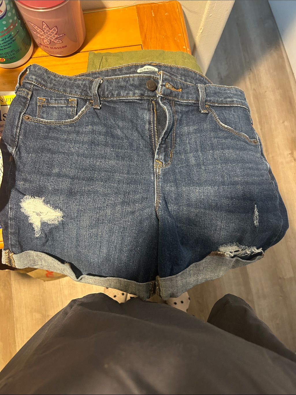 Old Navy Distressed Rolled Hem Denim Shorts - Dark Blue Size 8 Woman’s